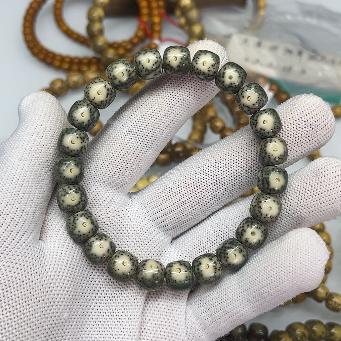 小***爷手串星月菩提黄金瞳10×9