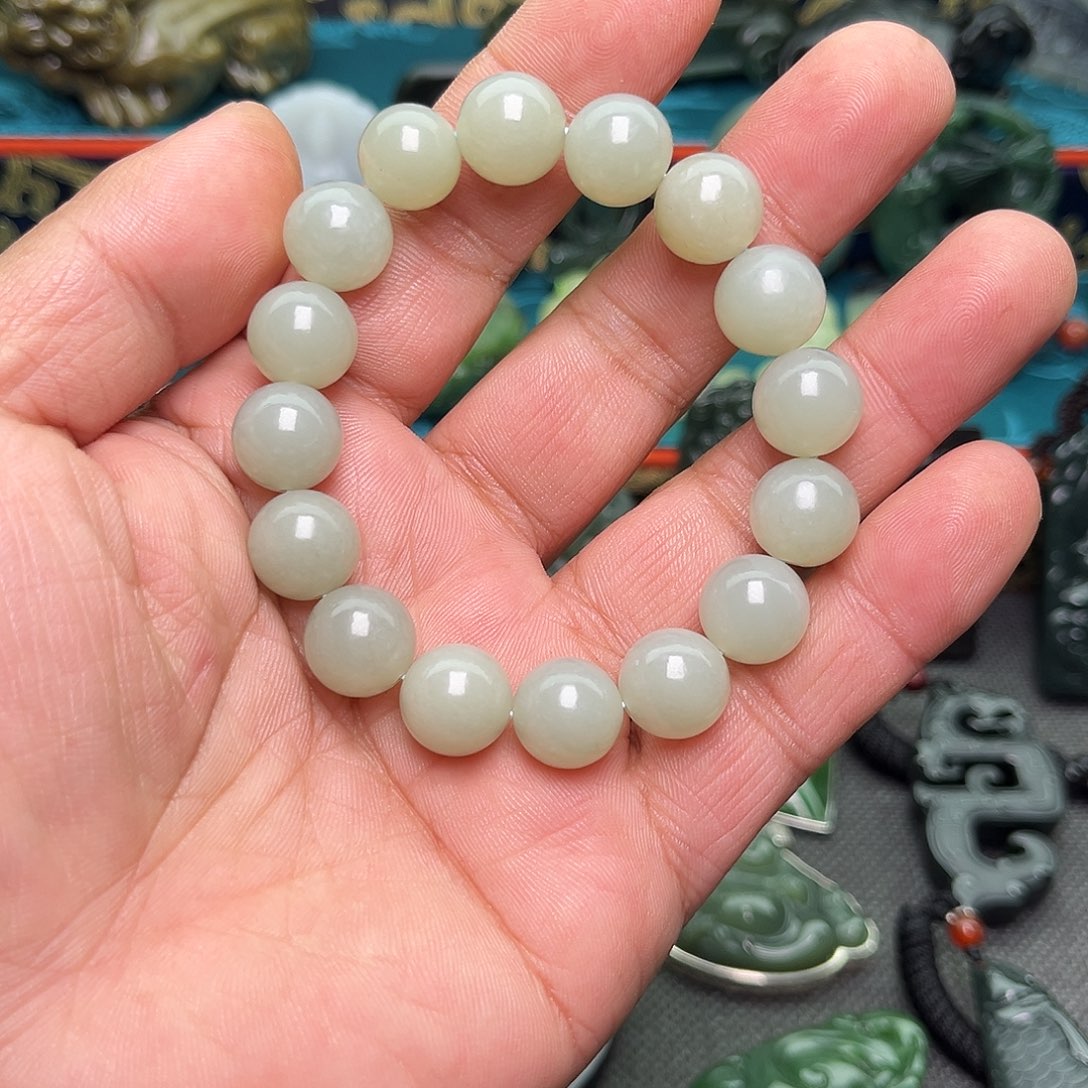 和田玉颈饰未镶嵌