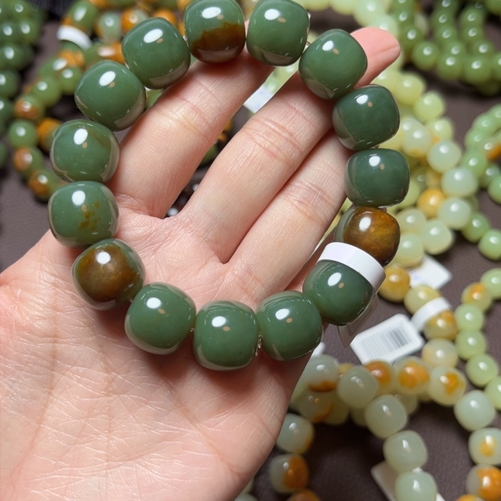 透闪石质玉珠宝奇石未镶嵌于*墨