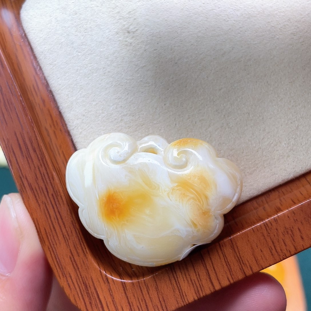 琥珀裸石未镶嵌蜜蜡