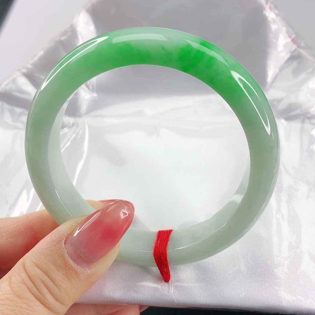 翡翠手镯未镶嵌松**发翡翠396