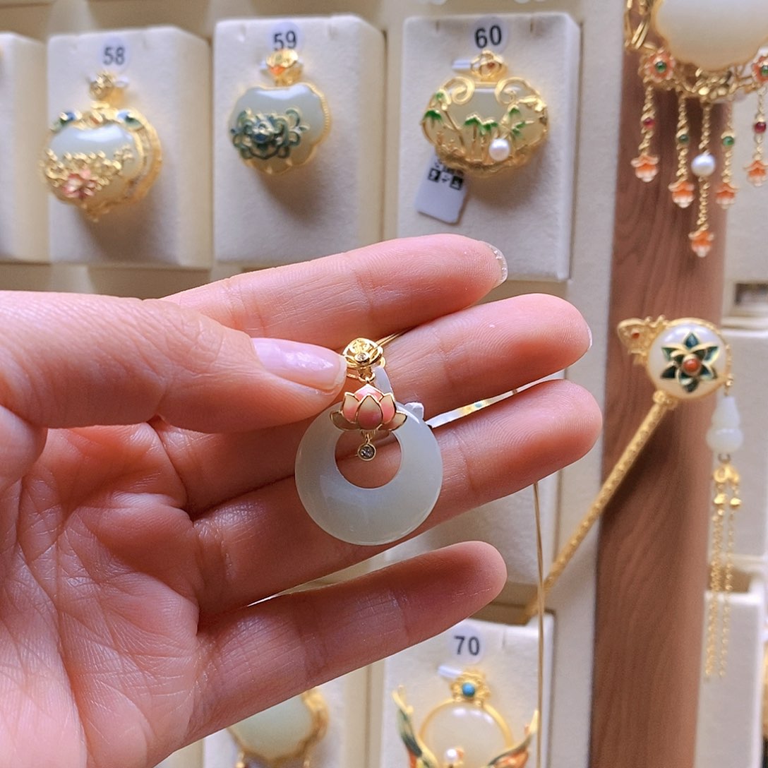 和田玉颈饰银S925镶嵌