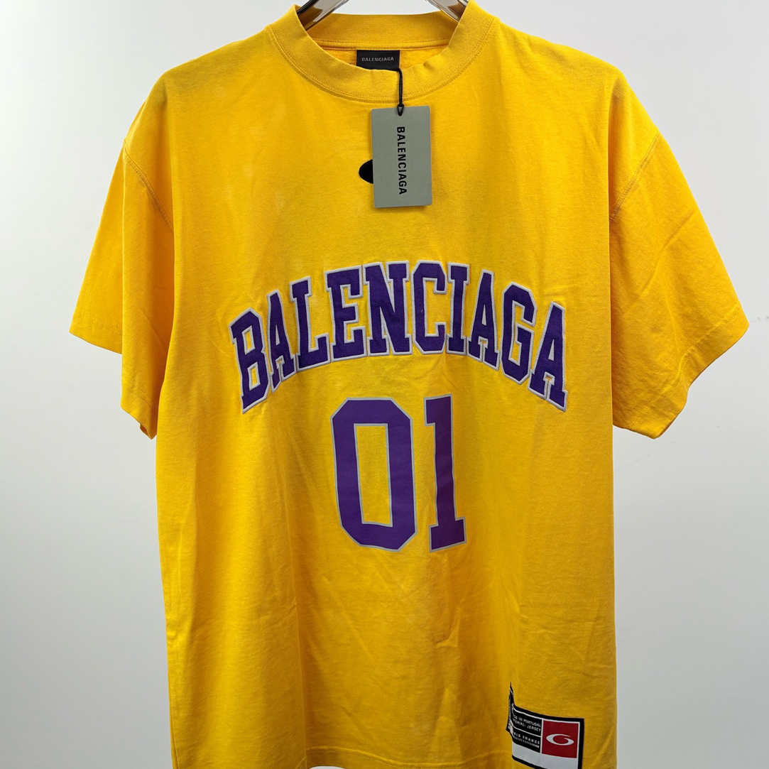 未使用 Balenciaga/巴黎世家 巴黎世家新款黄色字母短袖S码15077