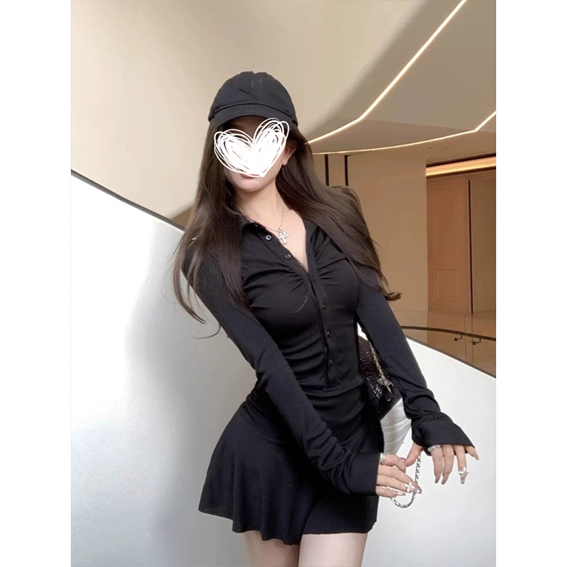 黑色褶皱长袖连衣裙女秋季修身收腰a字短裙