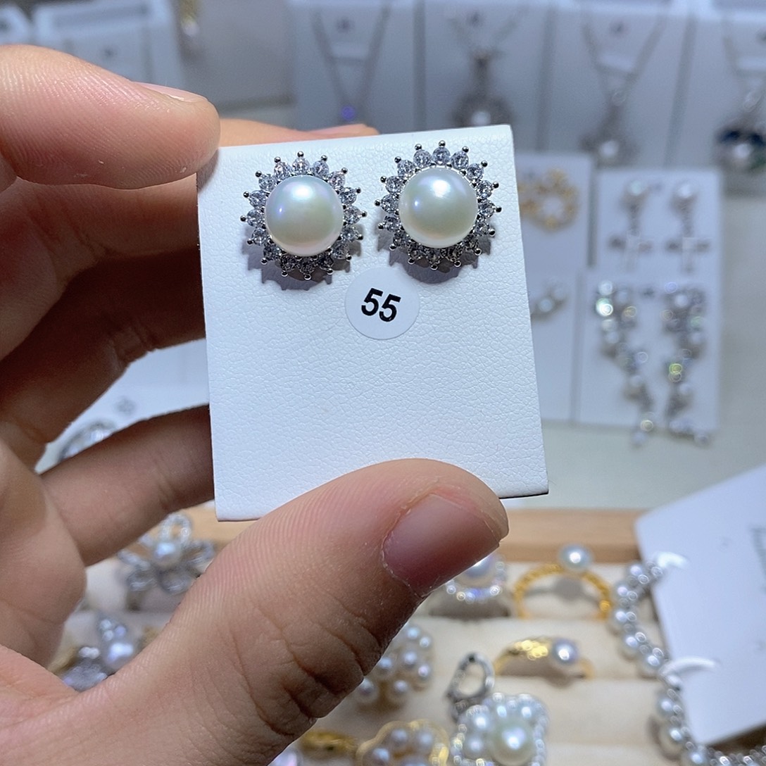 淡水珍珠银S925镶嵌耳饰