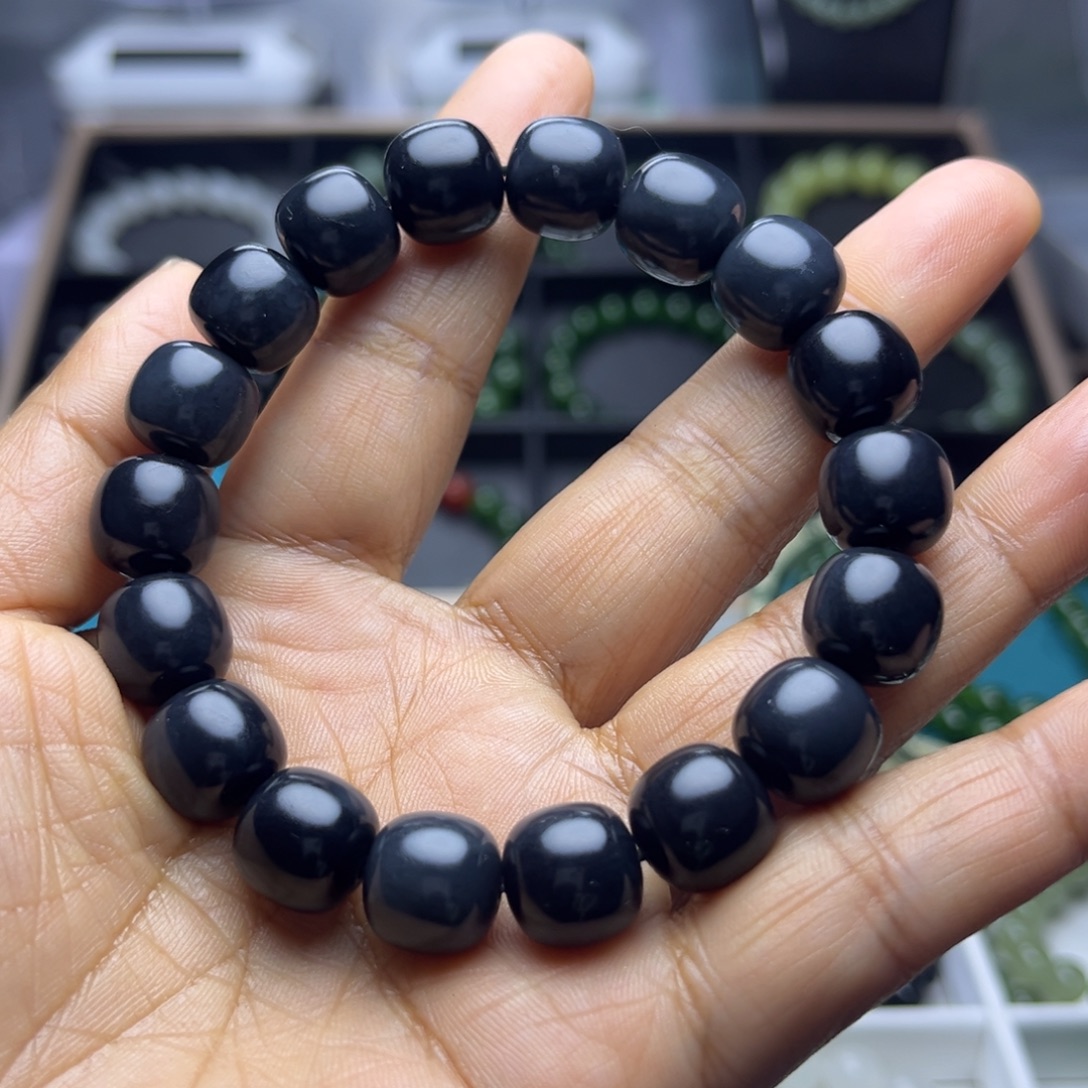 和田玉未镶嵌手串