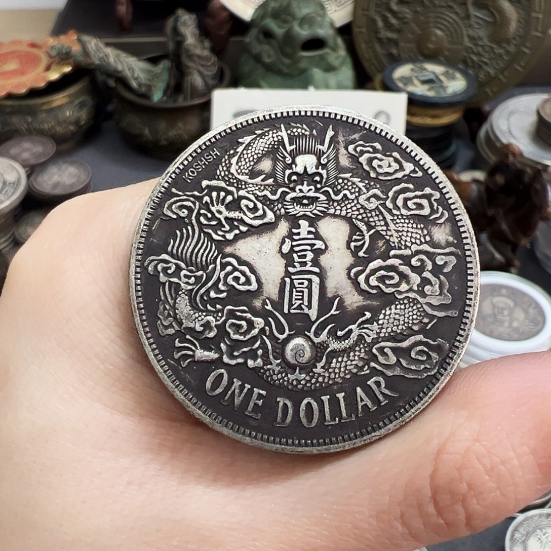 山***人金属复古风格摆件