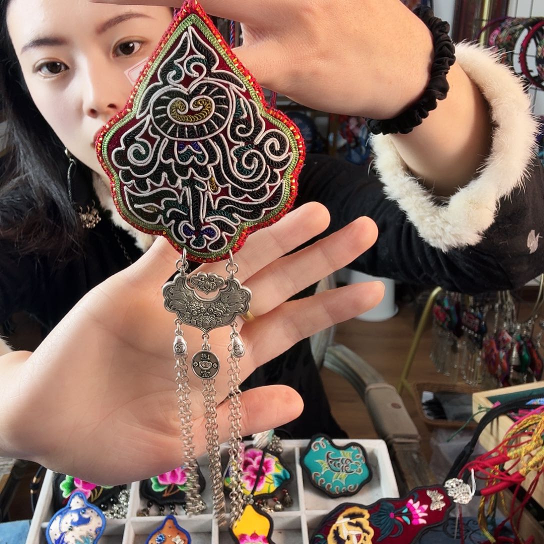 沐***风织绣手工刺绣工艺