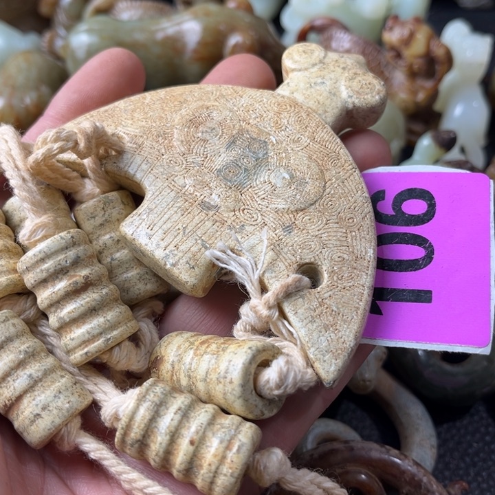 和田玉颈饰未镶嵌