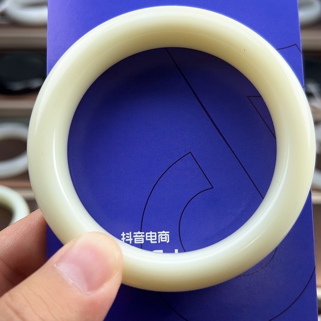 和田玉手镯未镶嵌?***?