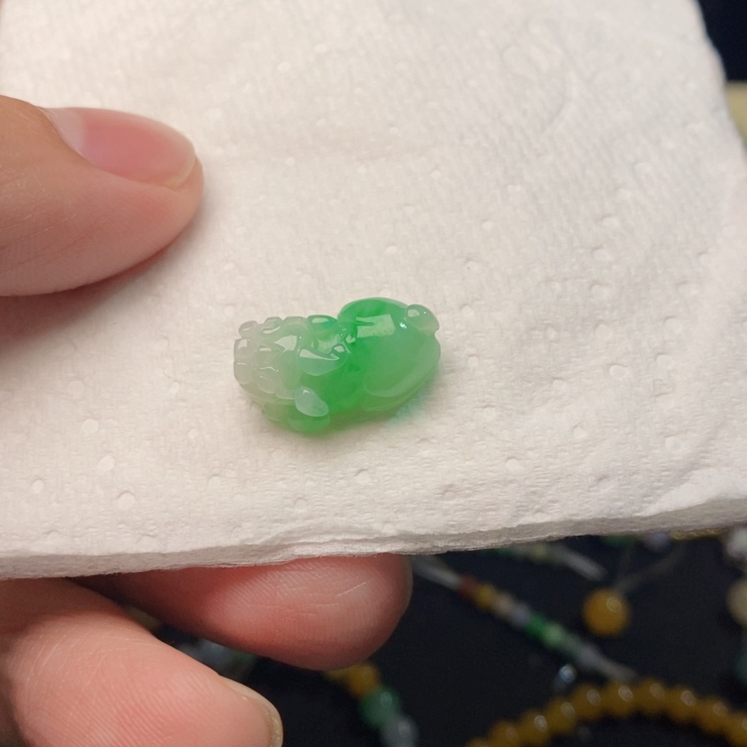 定制翡翠未镶嵌貔貅