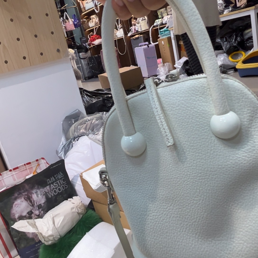 黄牛剖层皮革可爱吖