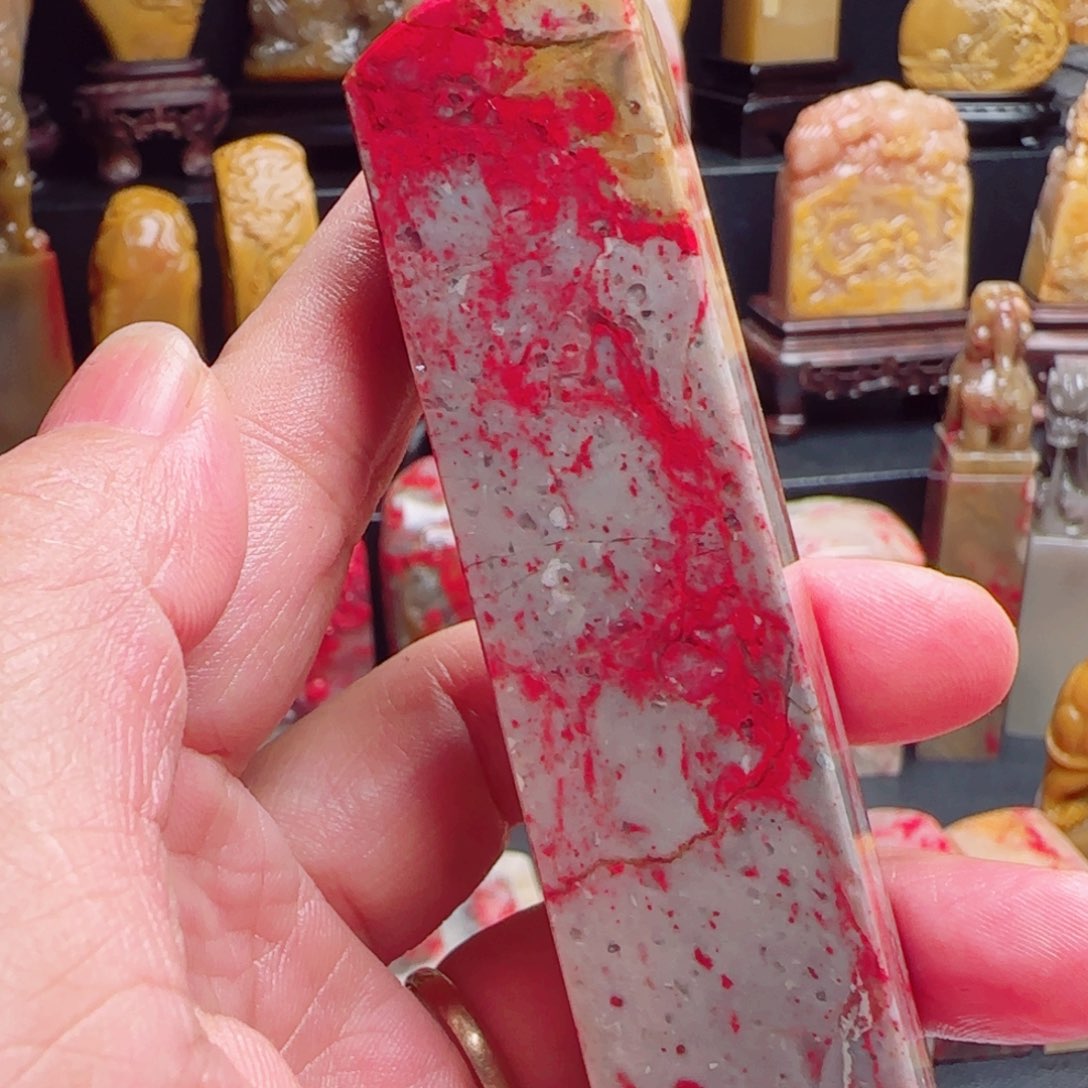 昌化石昌化鸡血石