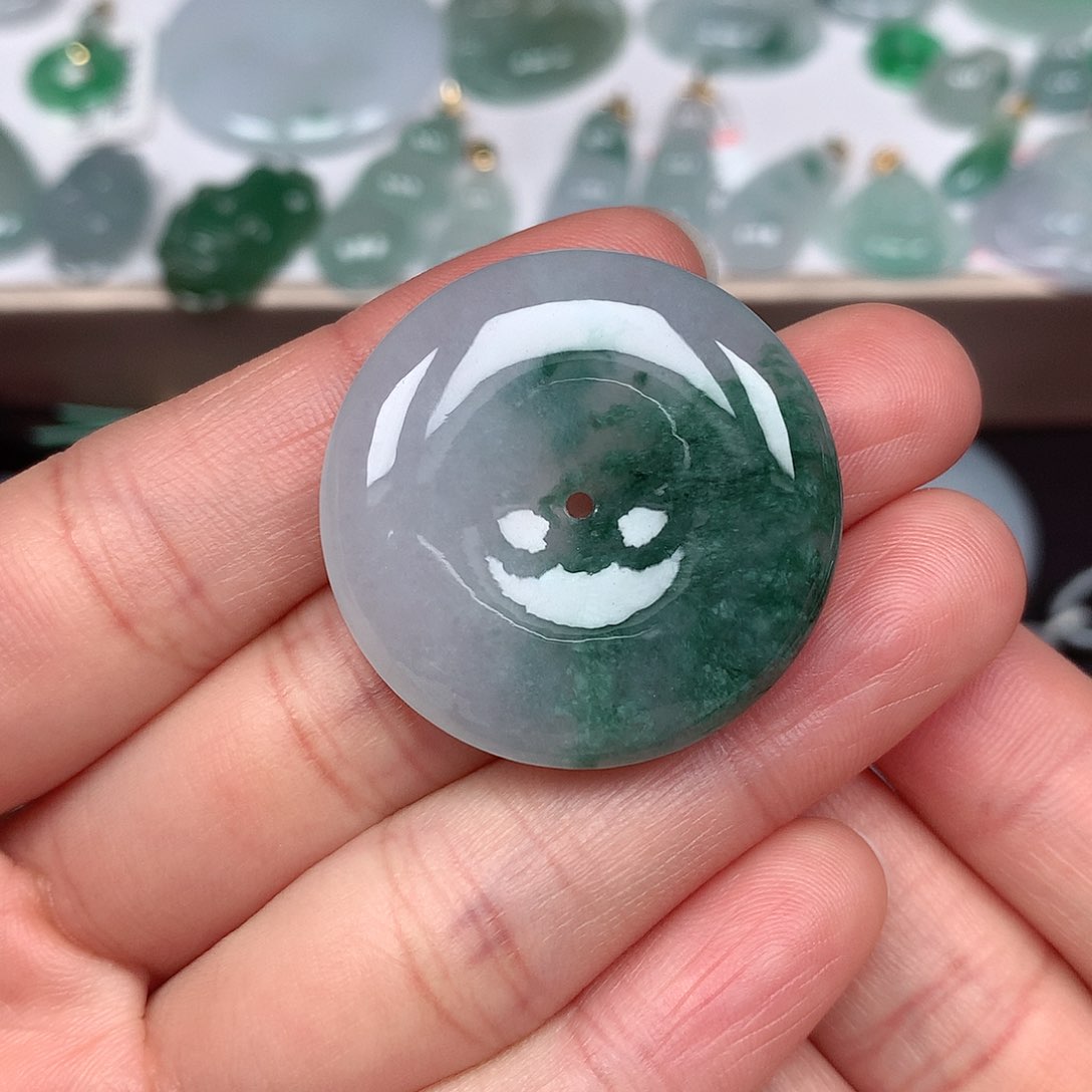 翡翠颈饰未镶嵌平安扣A