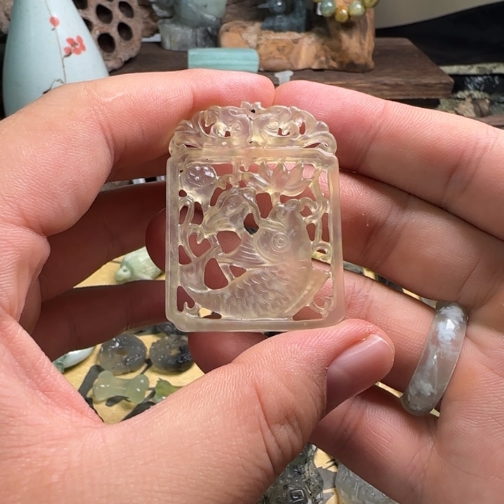 蛇纹石玉颈饰未镶嵌