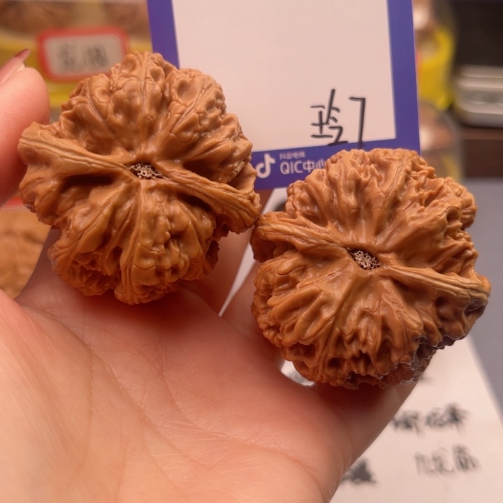 文玩核桃吊坠暴**士文玩核桃把件7