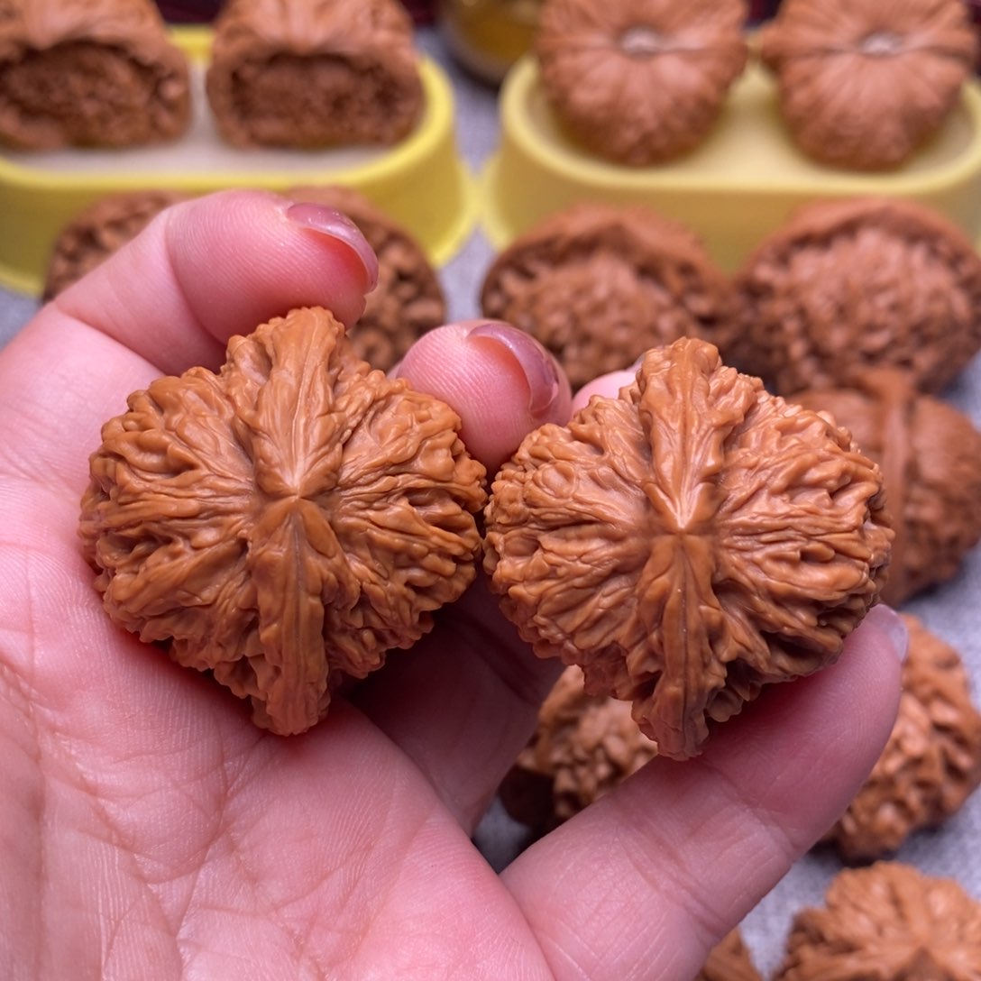 文玩核桃把件毕业南疆石39+全品