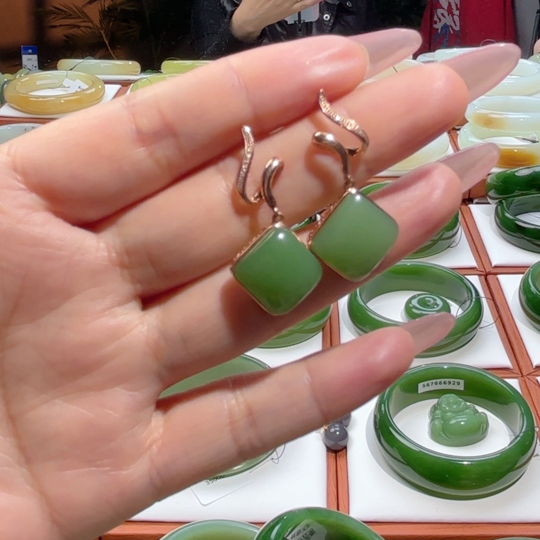 和田玉耳饰18K金镶嵌