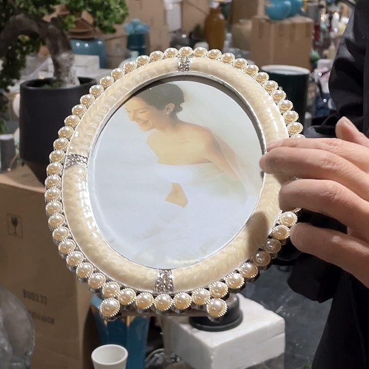 陶瓷花瓶，仿真绿植。