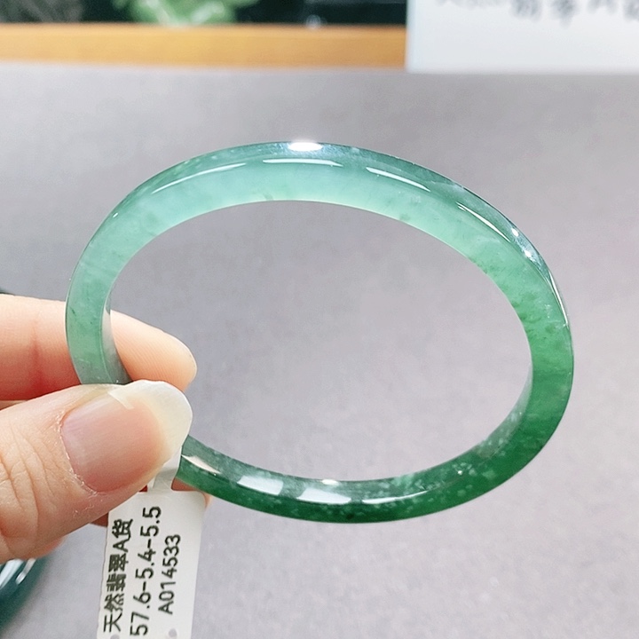 【闪购商品】翡翠手镯（圆镯）未镶嵌