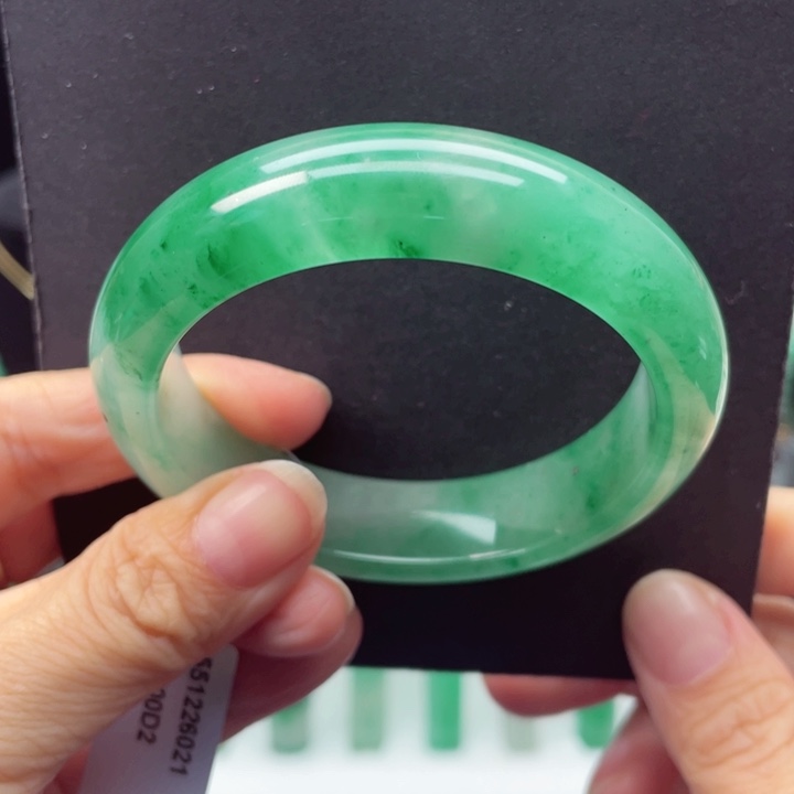 石英质玉手镯未镶嵌56-57