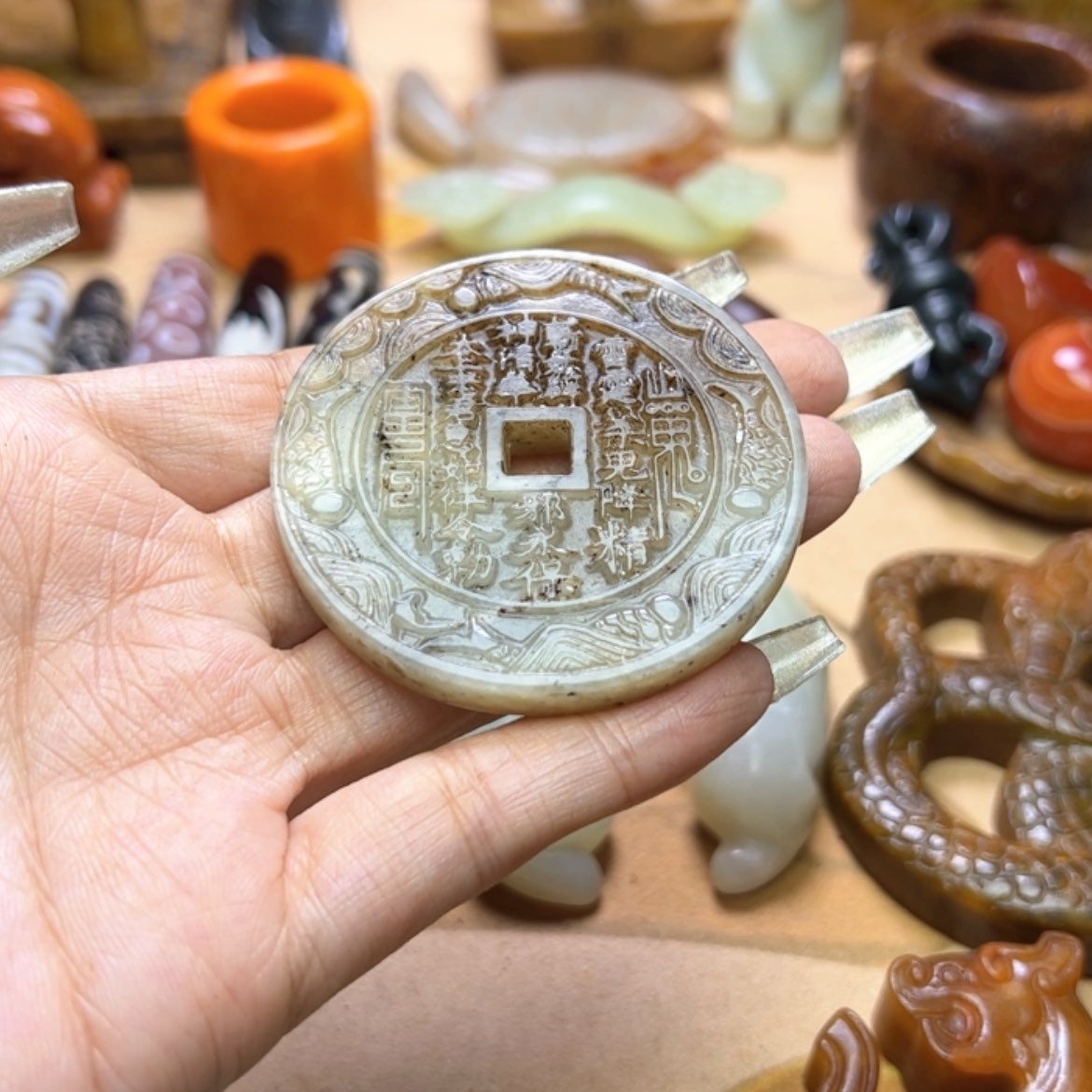 【闪购商品】蛇纹石玉颈饰未镶嵌