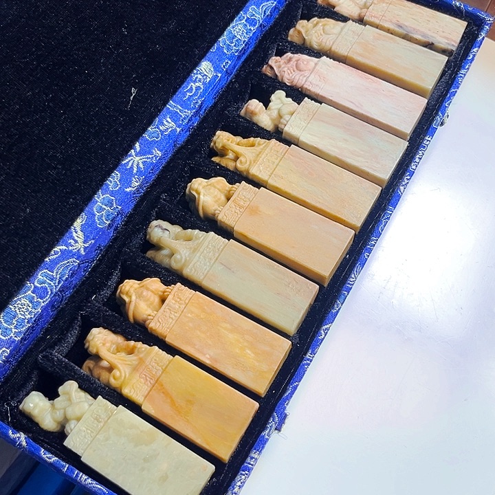 青田石印石冠**士晚上给你们