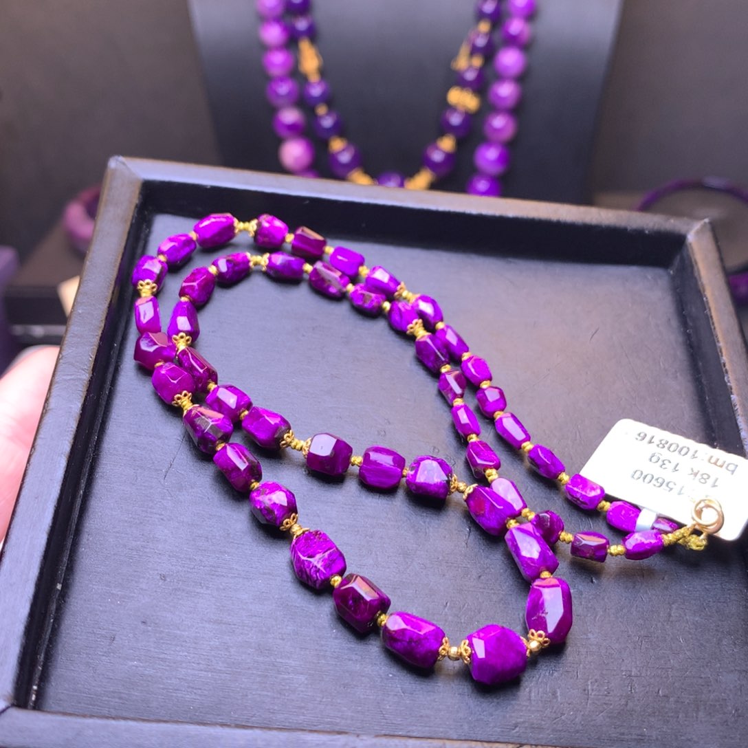 苏纪石（舒俱来）18K金镶嵌丝绒项链