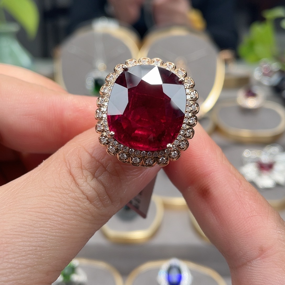 碧玺戒指18K金镶嵌25.31ct