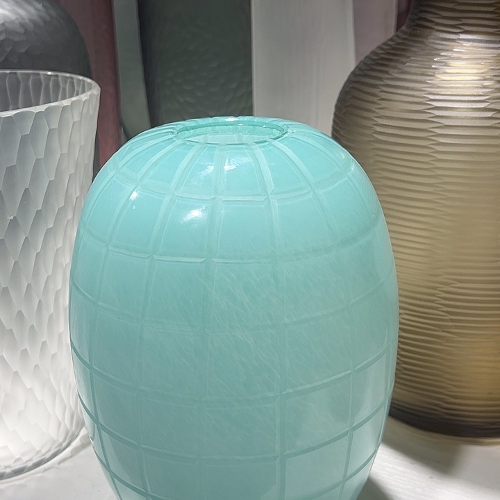 绿色磨刻花瓶花器高25口5