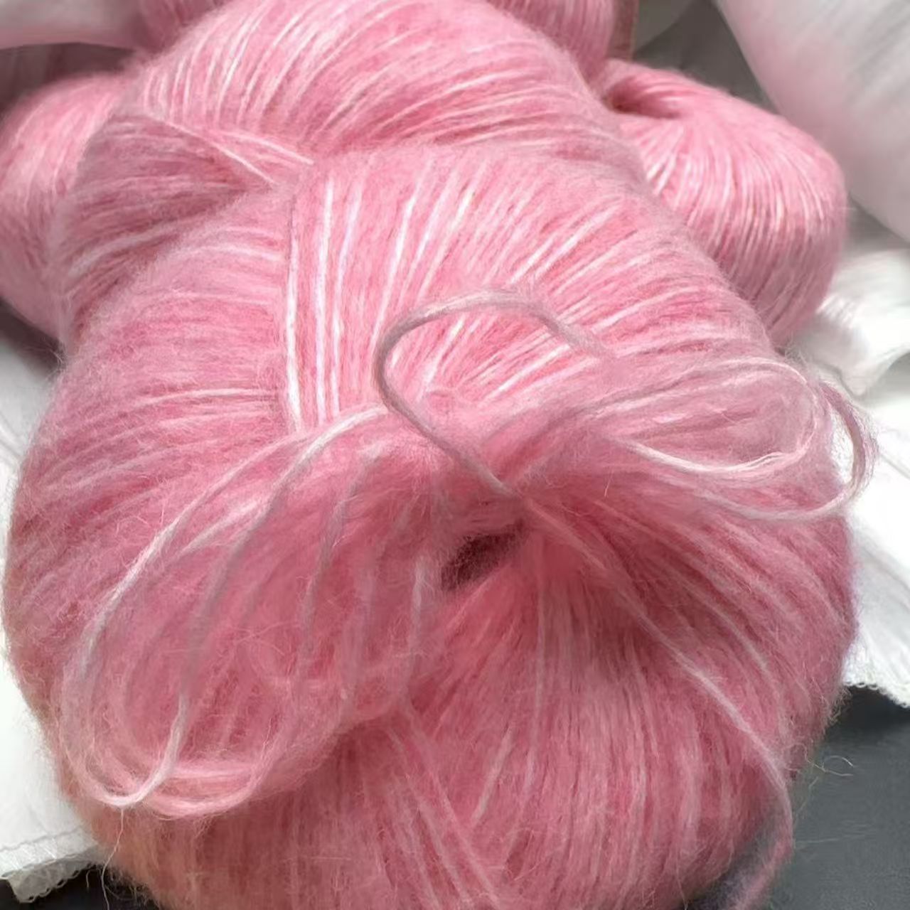 (一斤半装)喷毛纱手工编织柔软亲肤毛线直播福利毛线团绒线毛线