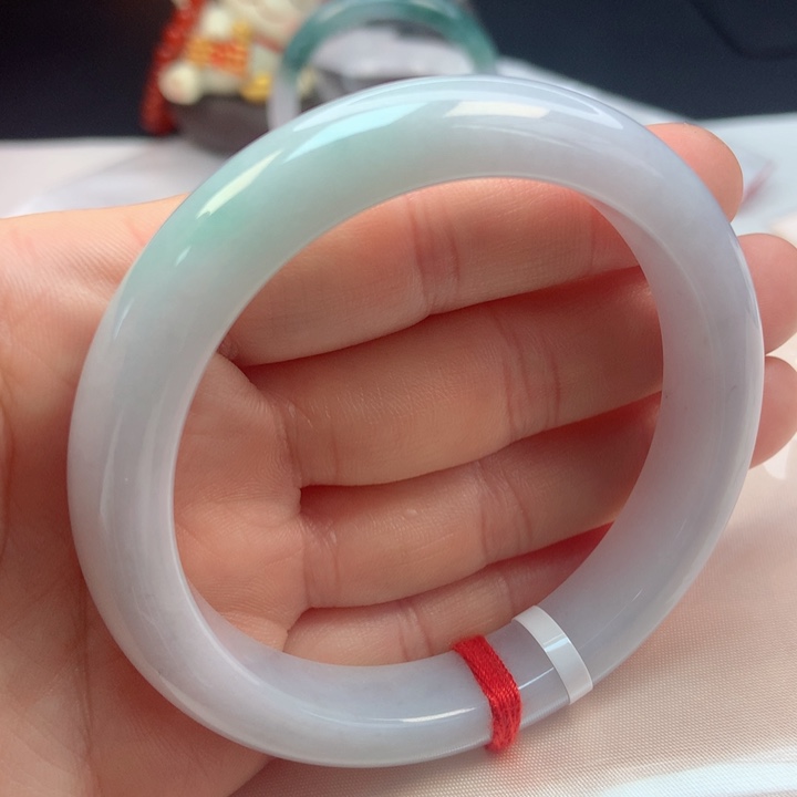 翡翠手镯未镶嵌59圈