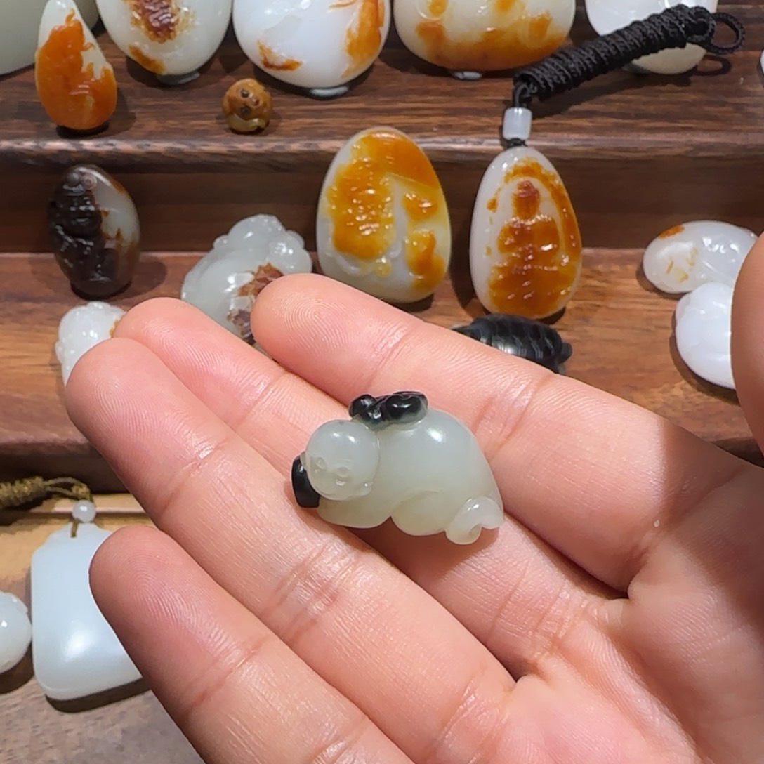 颈饰未镶嵌和田玉