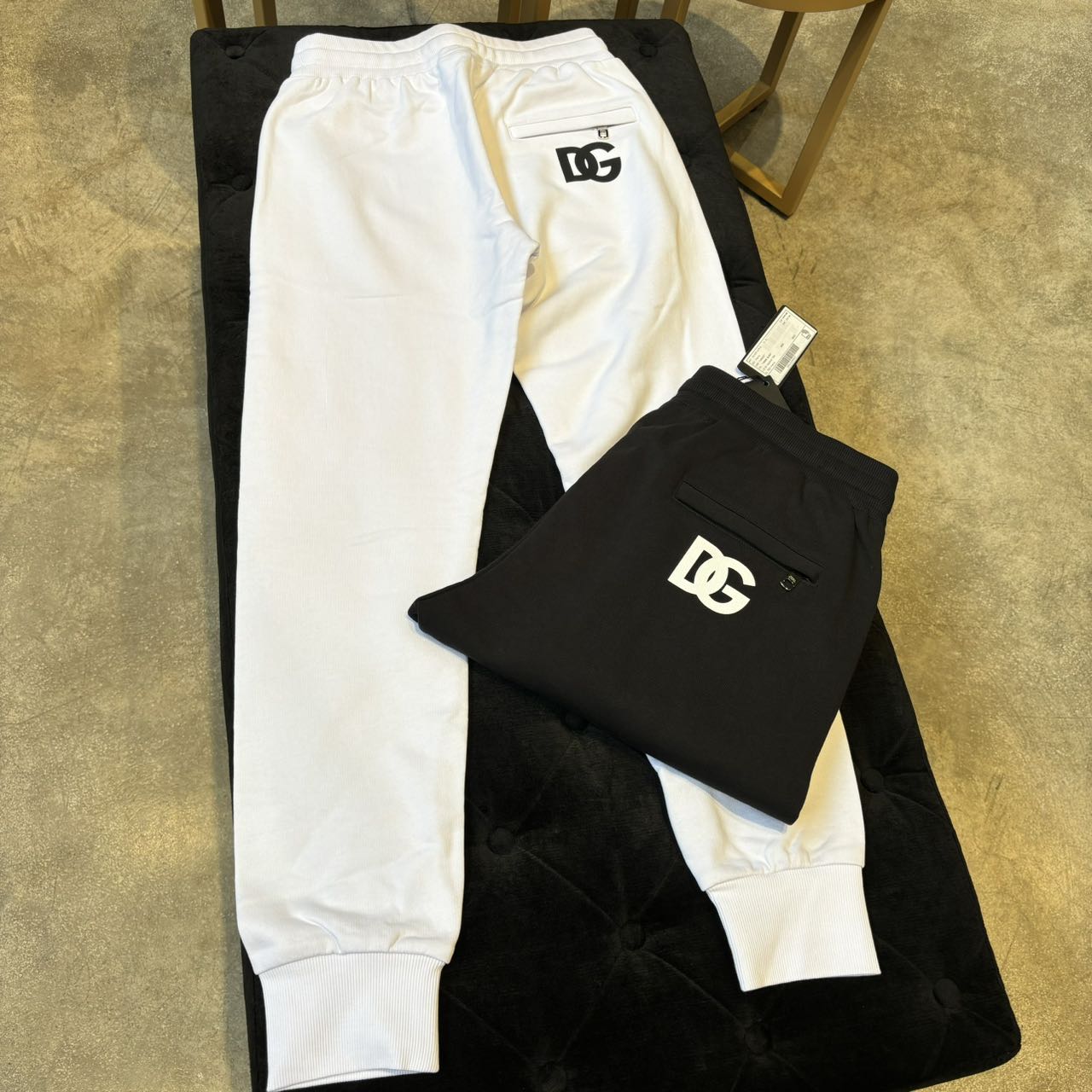 【CC在欧洲】 D....G 折扣款 1号经典dg字母纯色logo 松紧腰卫裤