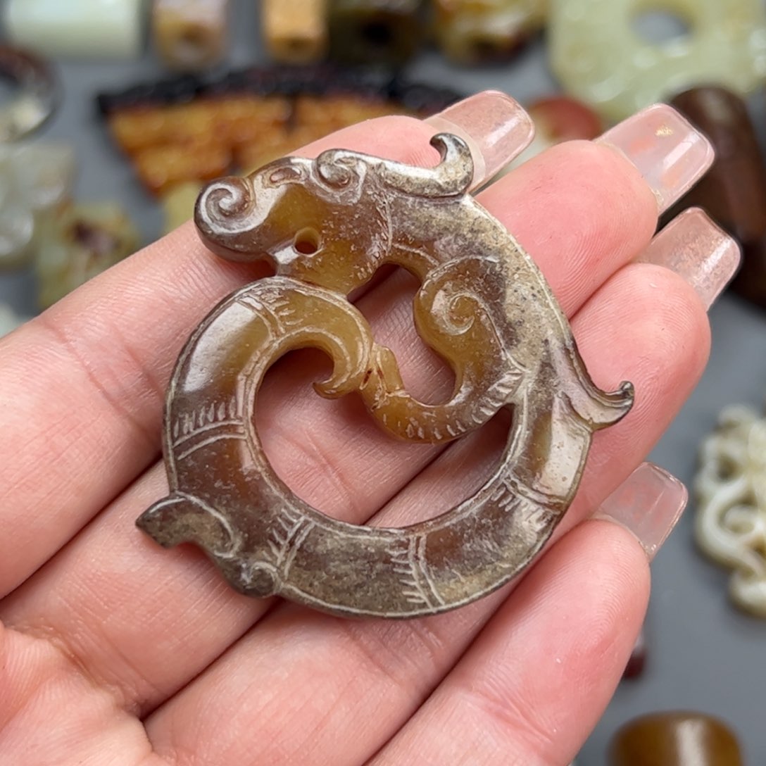 和田玉颈饰未镶嵌