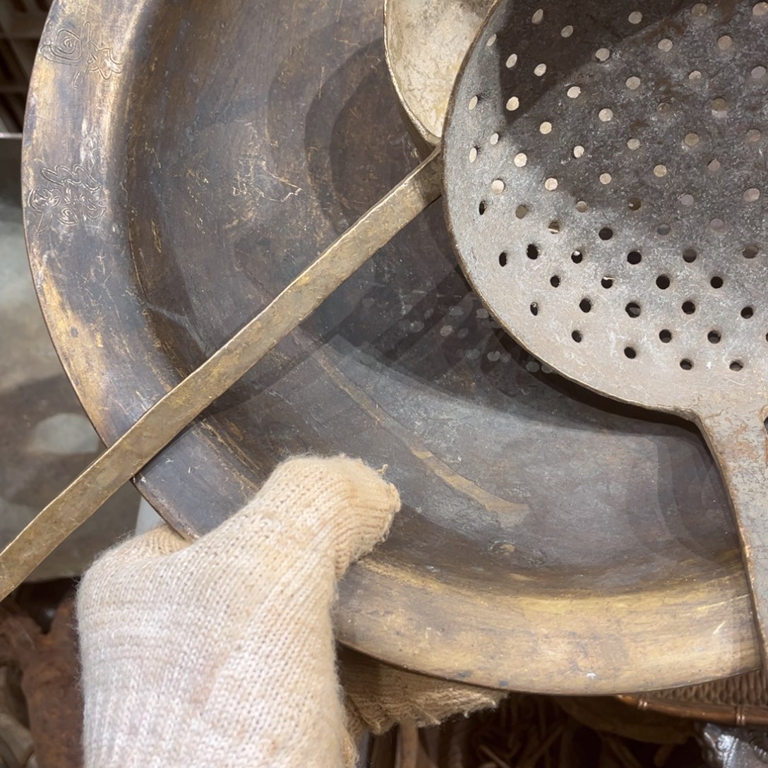 往***烟一物一图，工艺品。