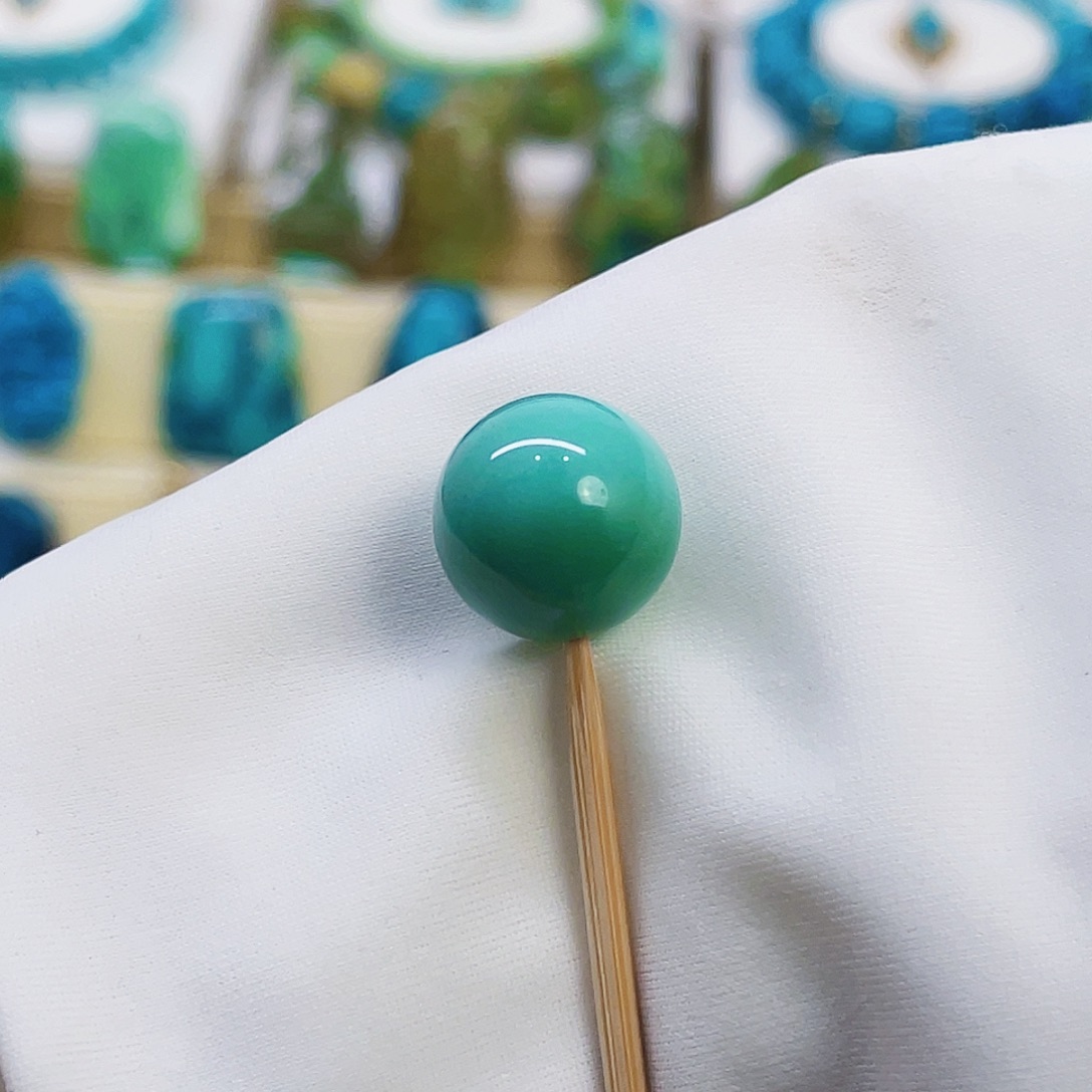 绿松石未镶嵌颈饰