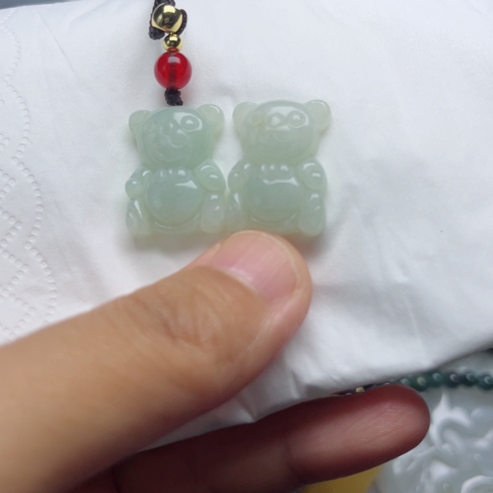 翡翠未镶嵌颈饰挂件