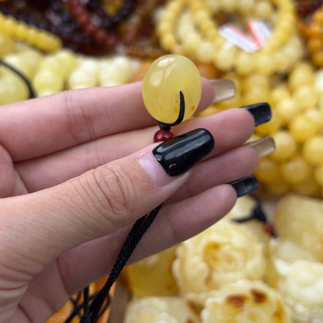 琥珀珠宝奇石未镶嵌