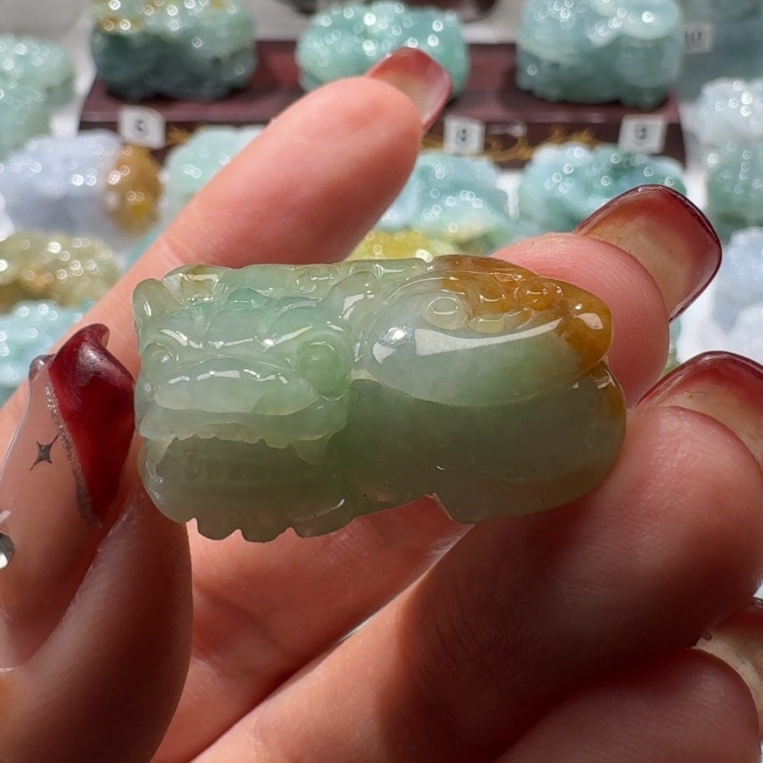 定制翡翠未镶嵌貔貅