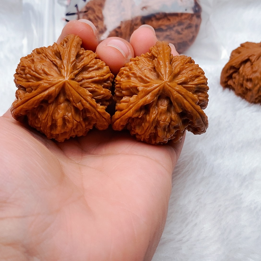 用***9吊坠文玩核桃三棱