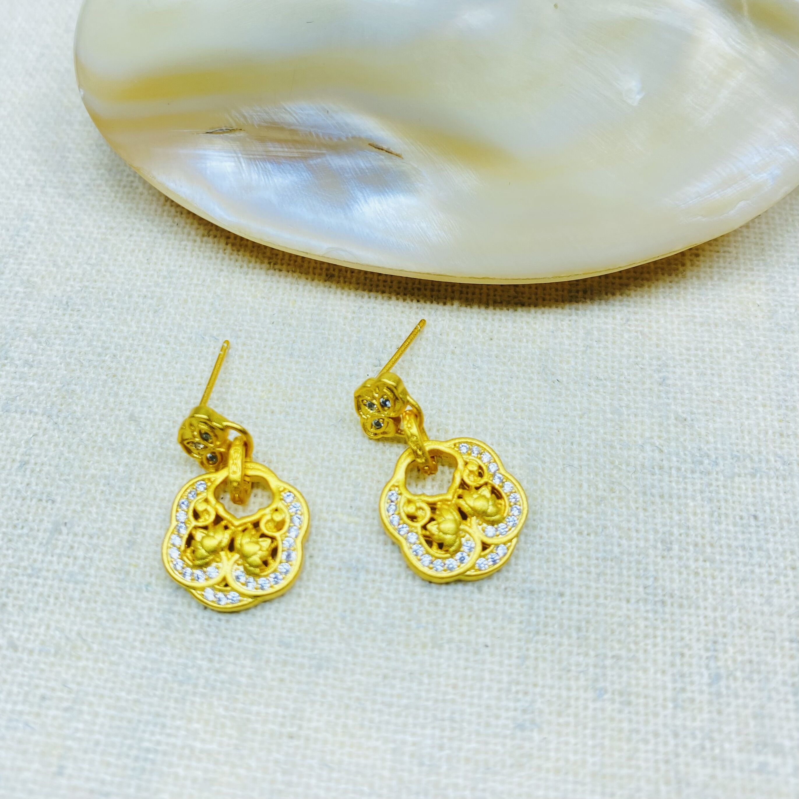 耳饰 K07248黄色双花耳钉多样性发货47446