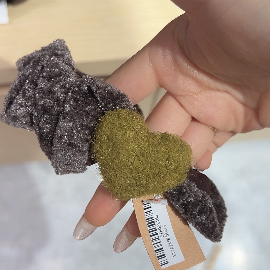 羽毛铁合金绿色爱心发圈