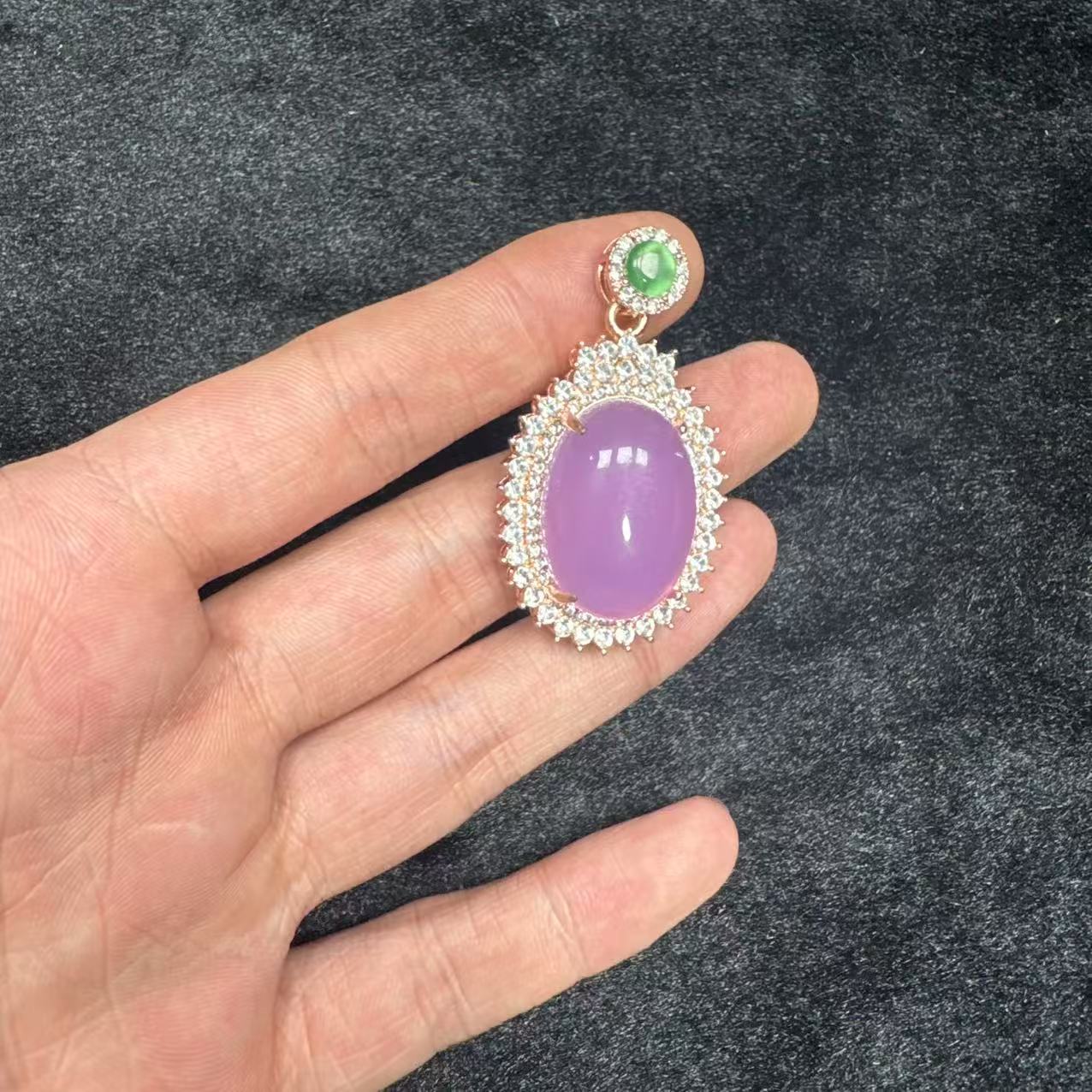 天然紫玉髓玛瑙蛋面吊坠—多样性发