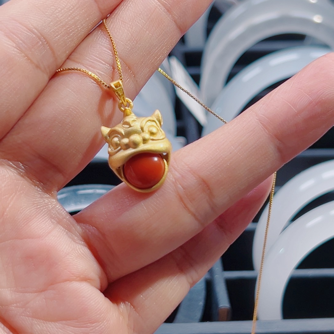 和田玉颈饰银S925镀金镶嵌吞金兽