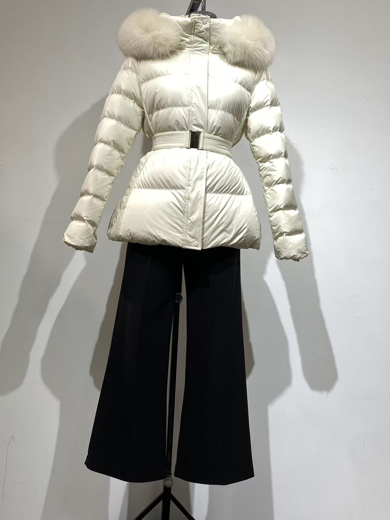 连帽常规短款长袖拉链亮面时尚大毛领长款上衣修身冬季女士收腰