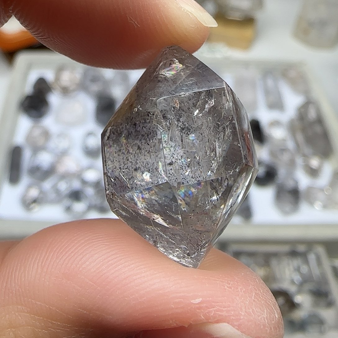 未镶嵌水晶珠宝半成品爆彩闪灵随形