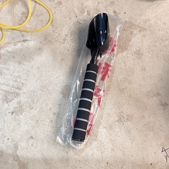 伸缩打窝勺一个。           