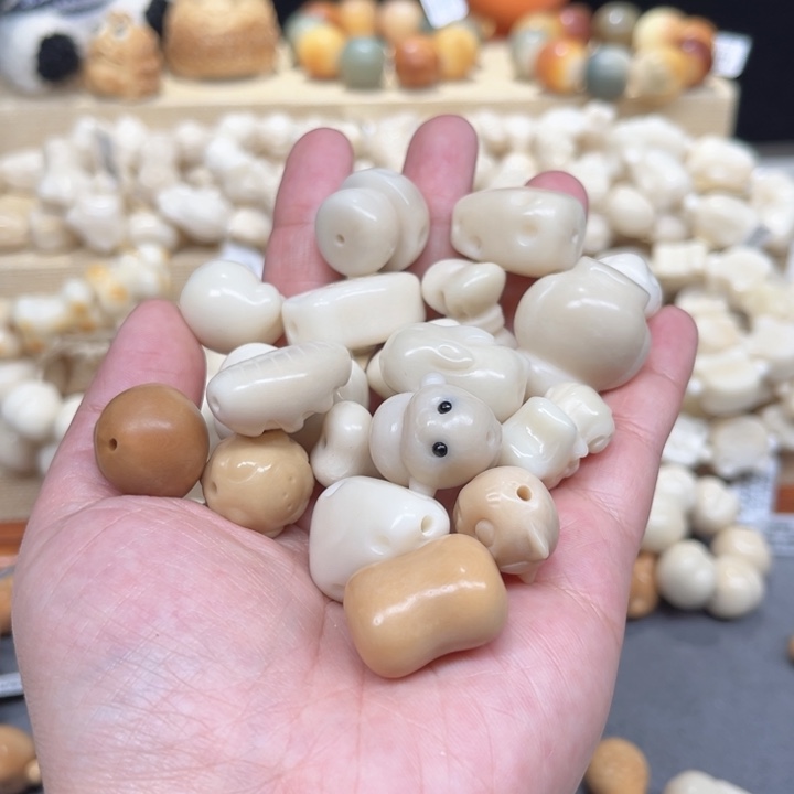 菩提根/象牙果手串八块钱一颗 原果象牙果雕刻2-6-58