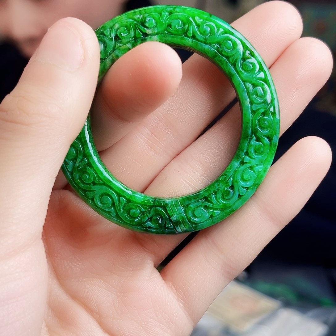 颈饰未镶嵌翡翠多样性